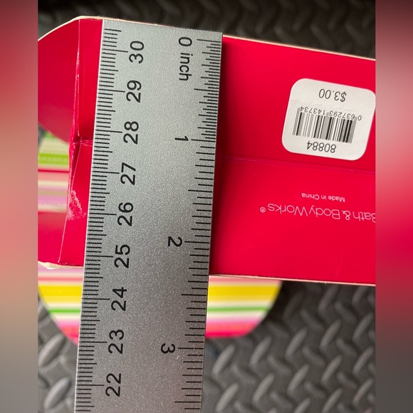 NWT Bath and Body Works lot of 3 Paper Gift Bags - Picture 13 of 14